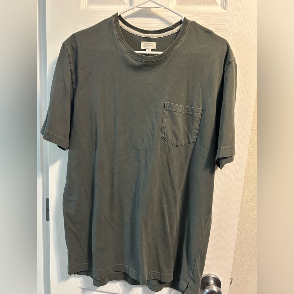 Green pocket tee